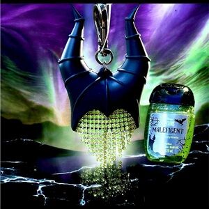 Bath & Body Works Maleficent GLOW IN THE DARK Pocketbac Holder & Sanitizer ✨